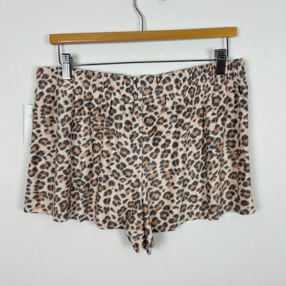 Honeydew Terry Cloth Short Sleeve and Shorts Pajama Set Leopard Size Medium - Picture 4 of 5